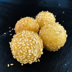 sesame ball - special Chinese food in the hotpot